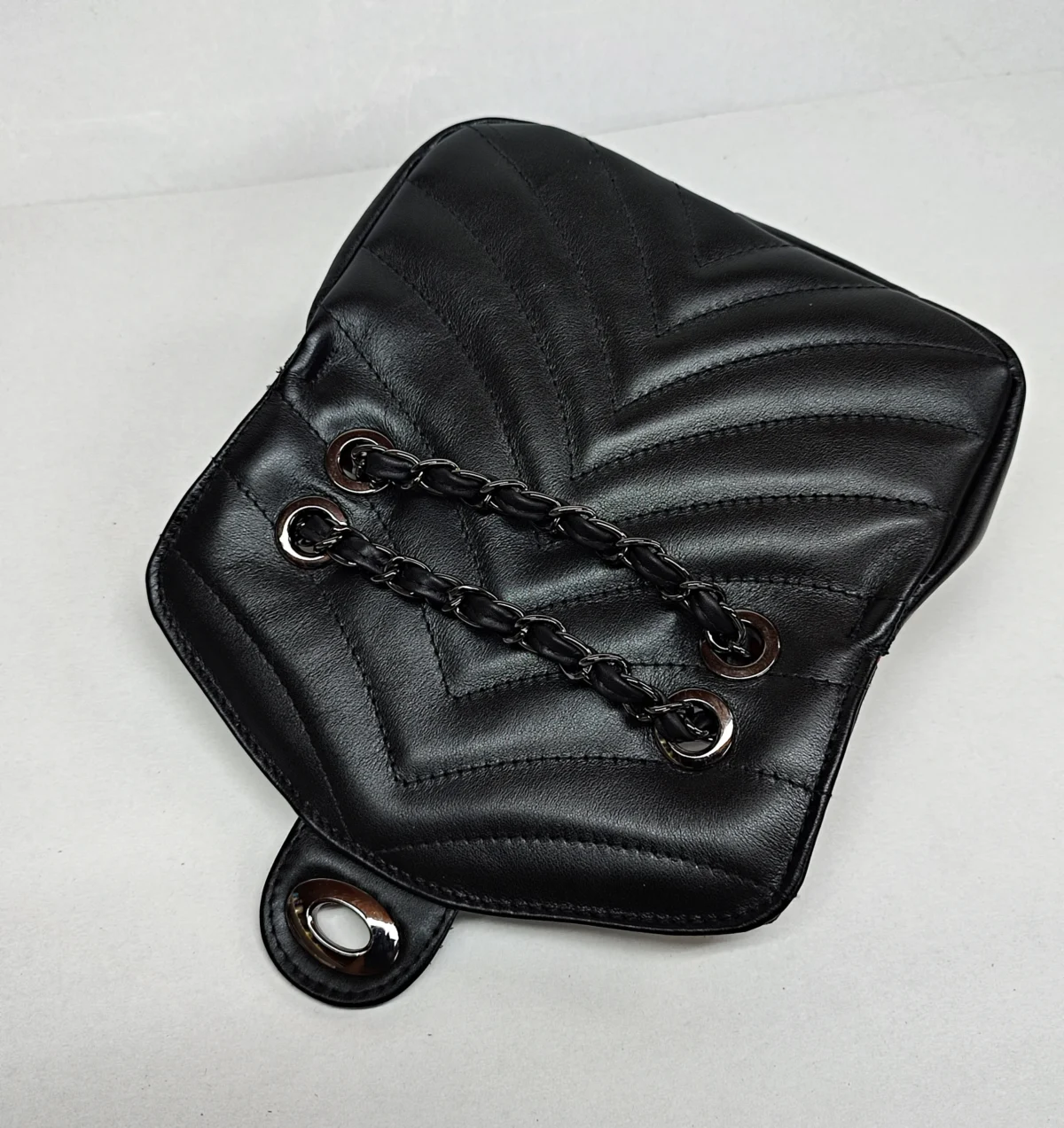Small V Bag - Image 12