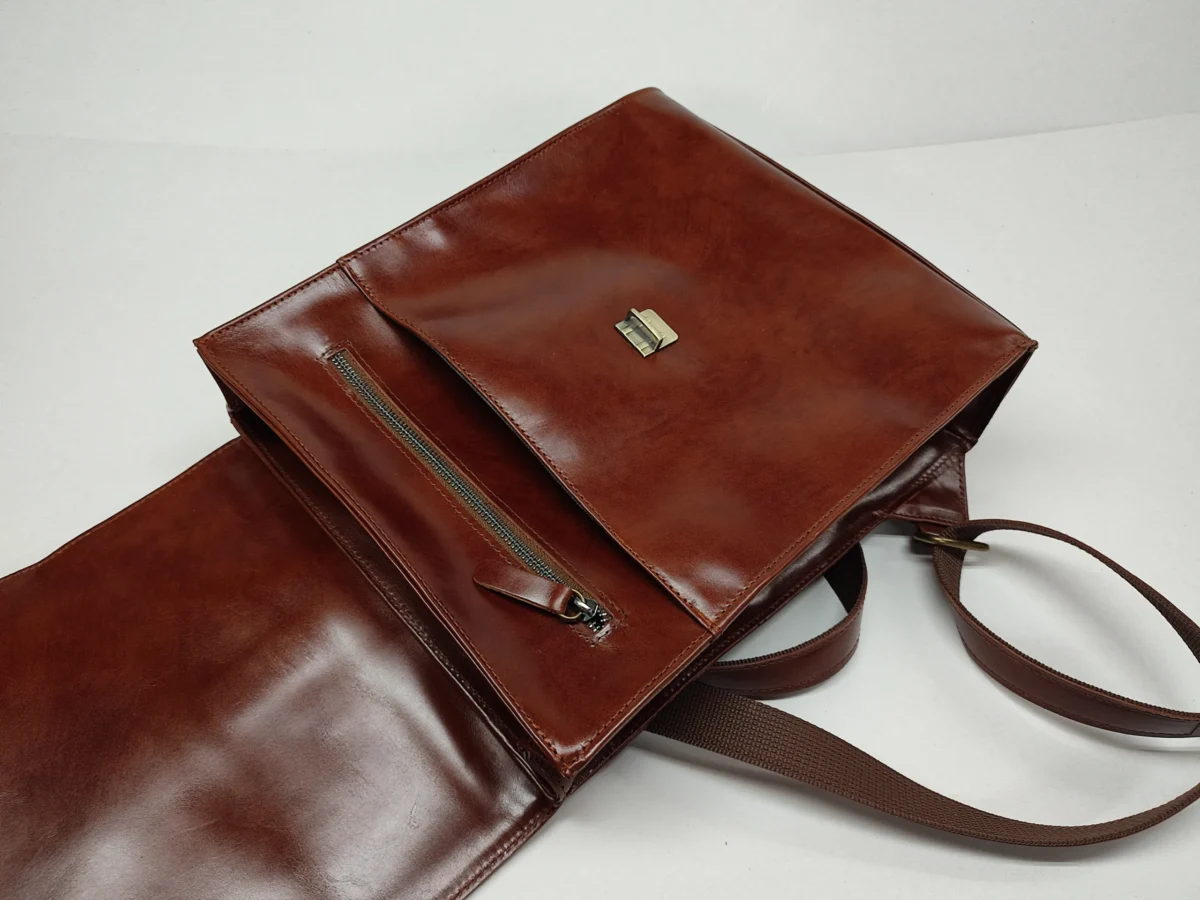 Vintage Style Leather Backpack - Image 7