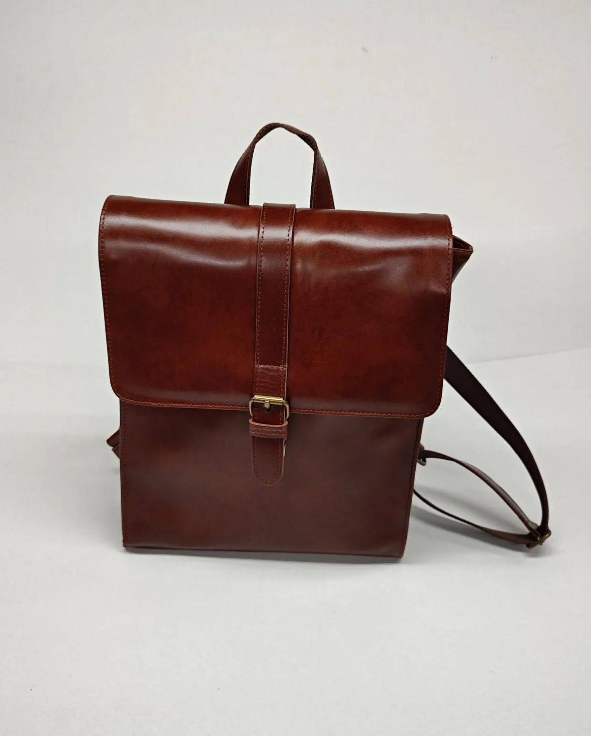 Vintage Style Leather Backpack - Image 3