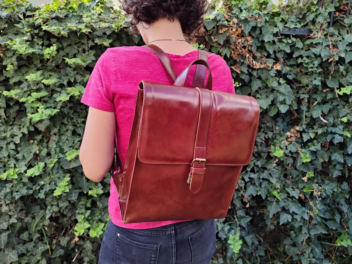 Vintage Style Leather Backpack - Image 9