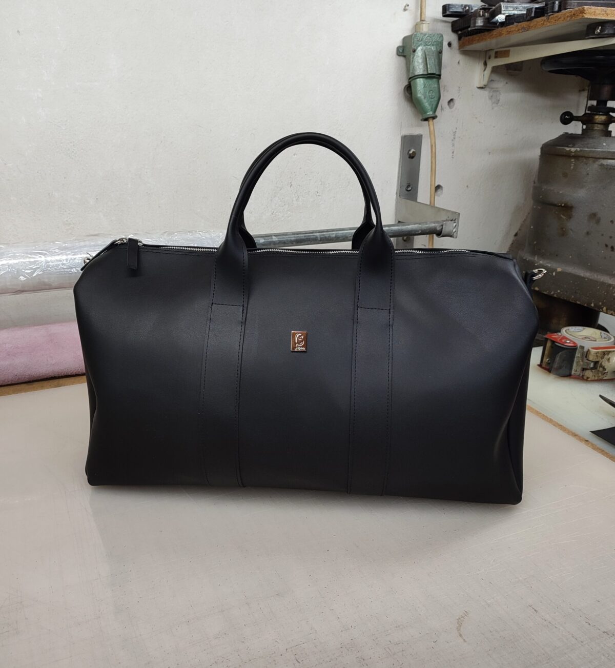 Virsa Minimalist Travel Bag - Image 2