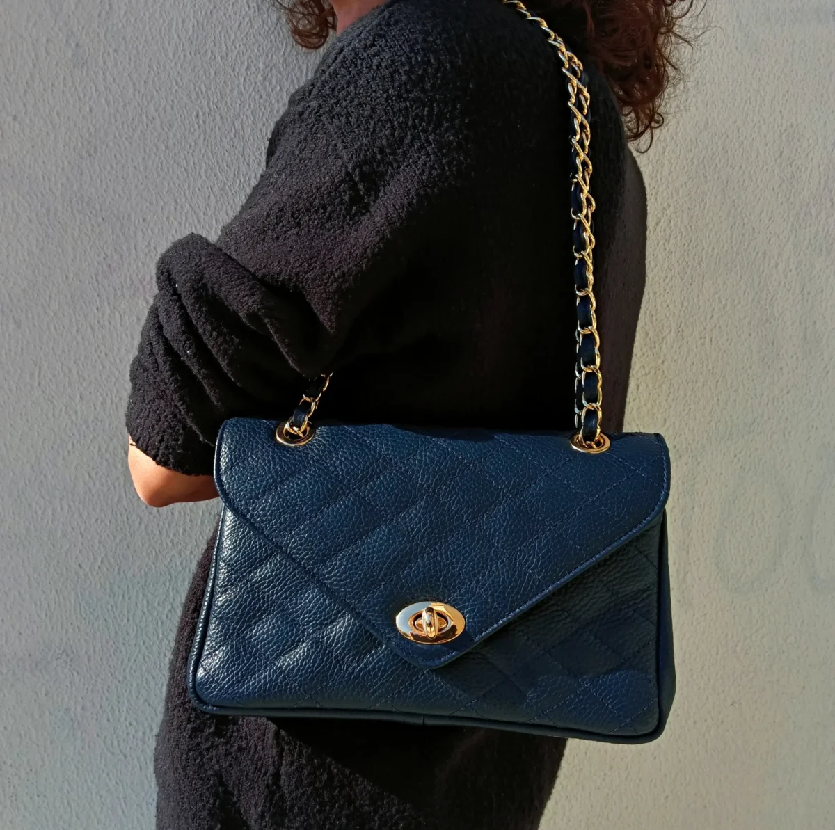 V Diamonds Caviar Leather Purse - Image 3