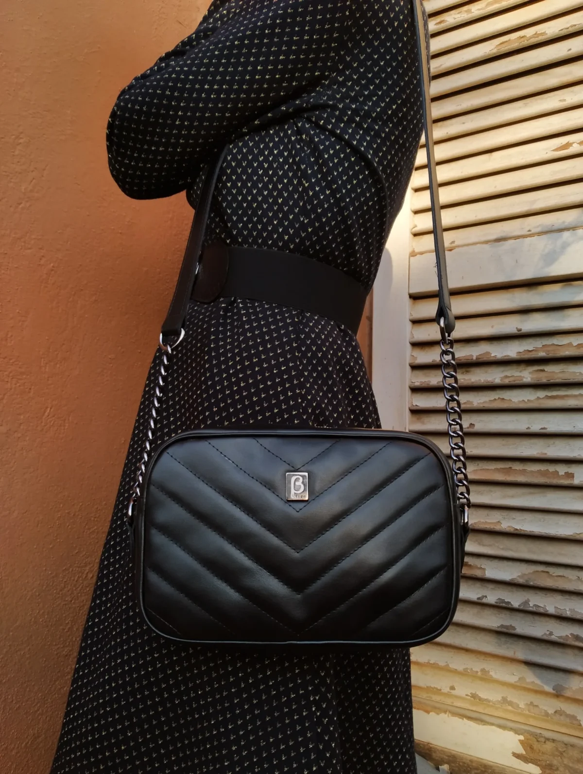 G Style Crossbody Satchel - Image 2