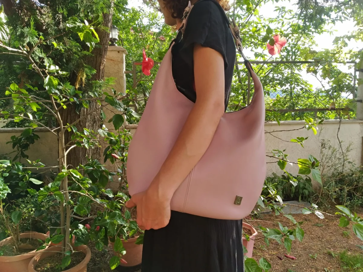 Magnificent Leather Hobo Bag - Image 5