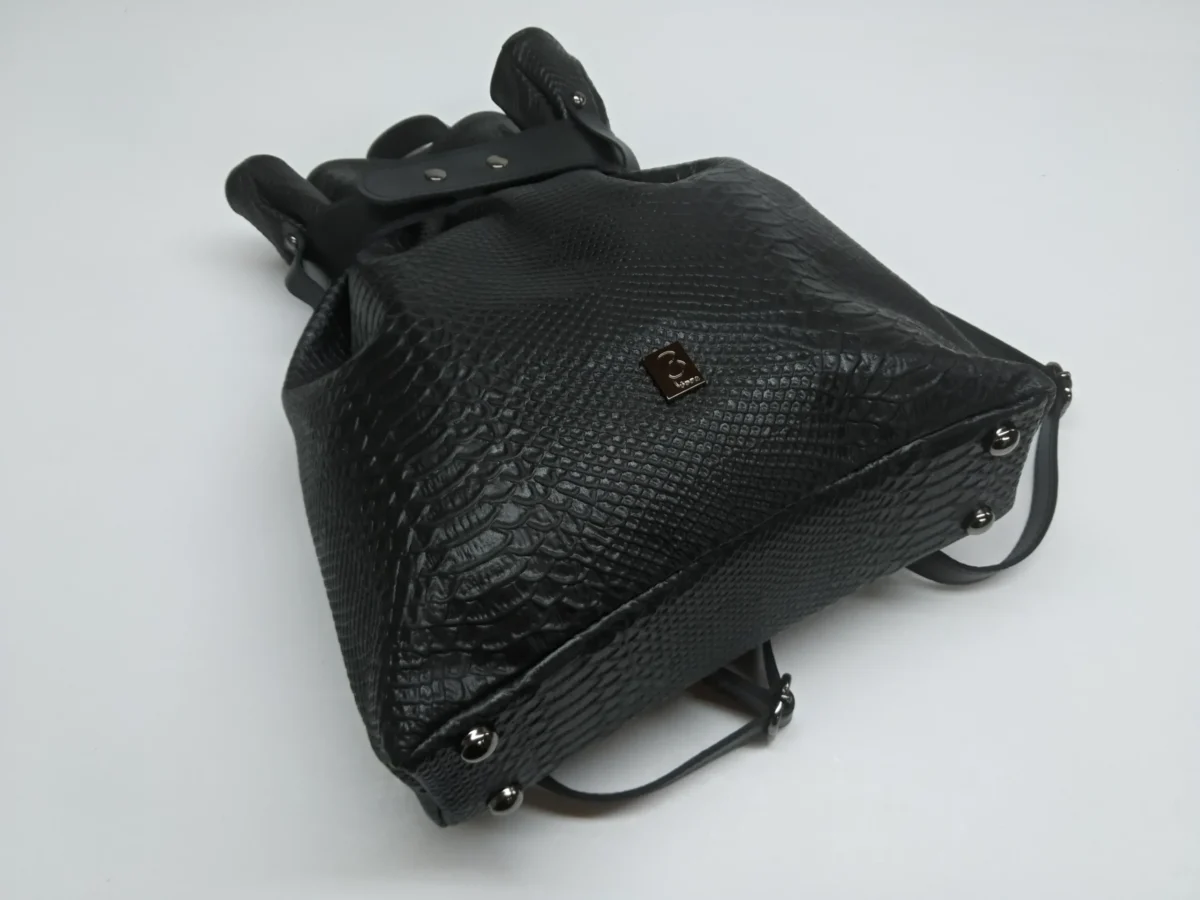 Ofis Queen Black Pouch - Image 7