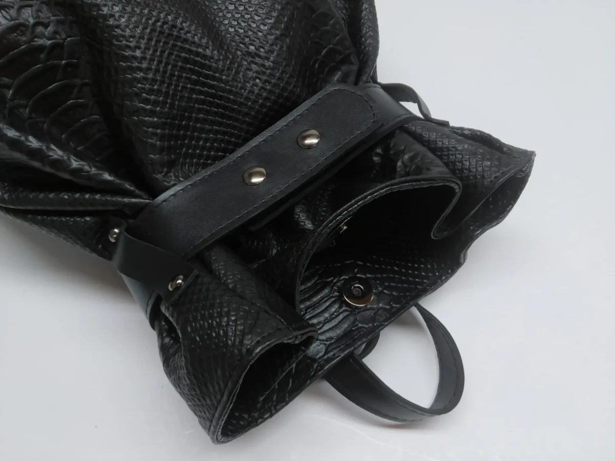 Ofis Queen Black Pouch - Image 6