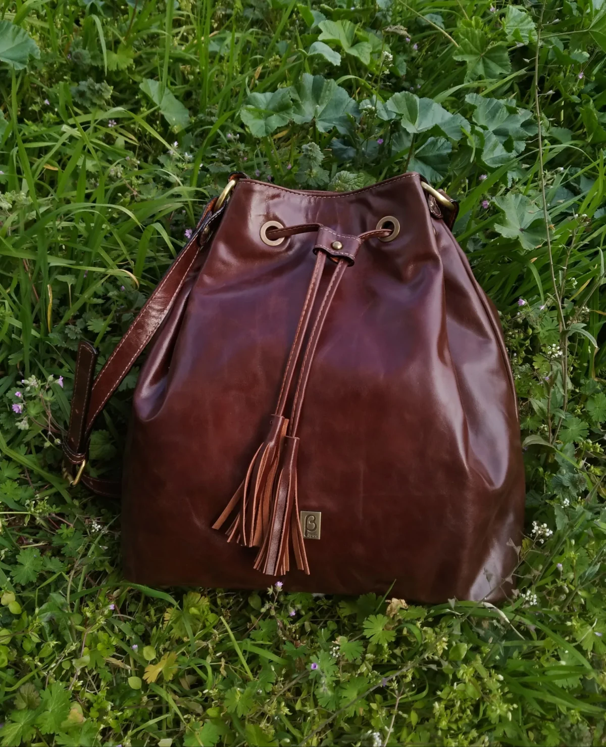 Classic Leather Bucket Bag - Image 5