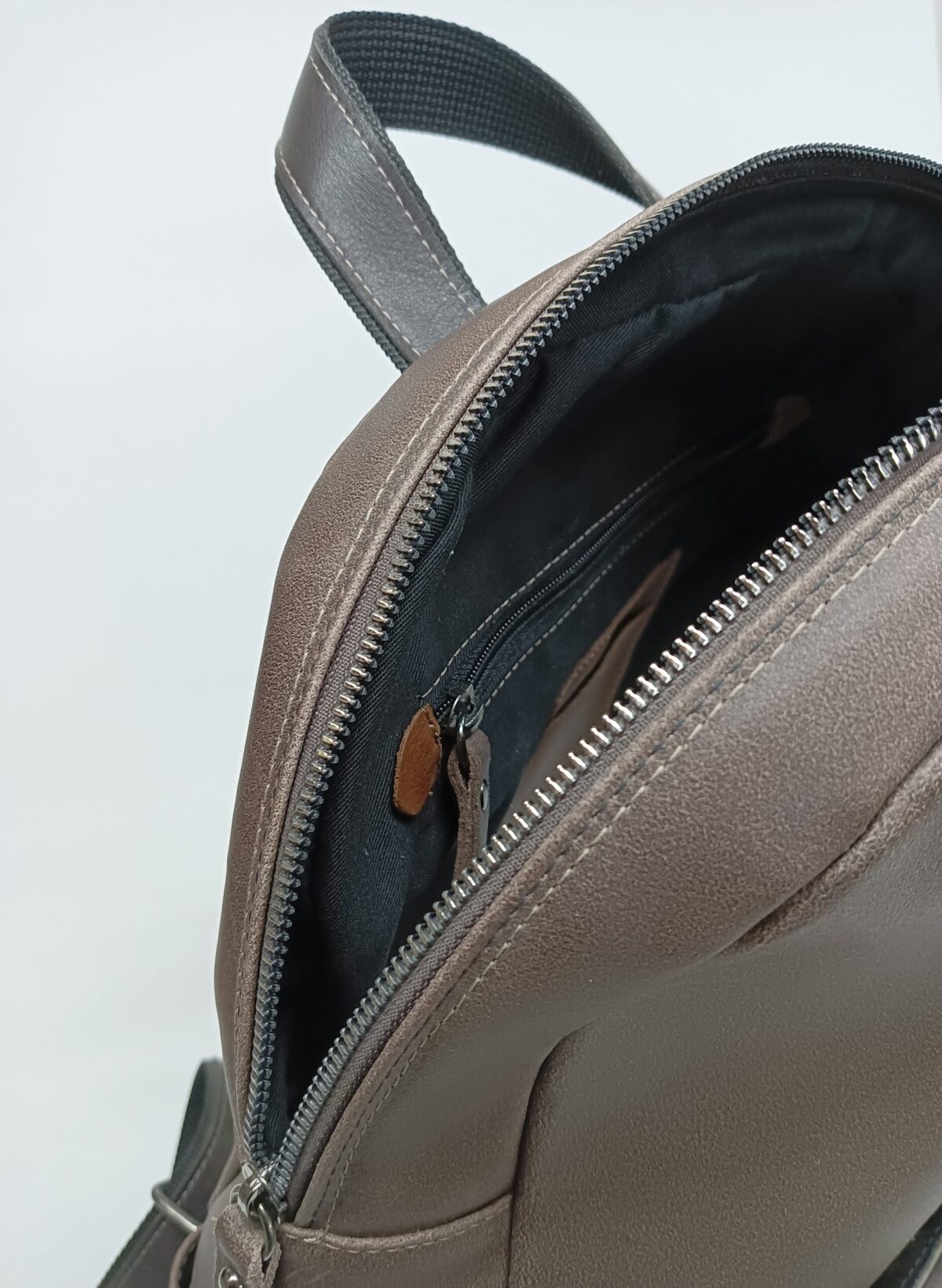 XL Snake Detail Comfort Backpack - Image 4
