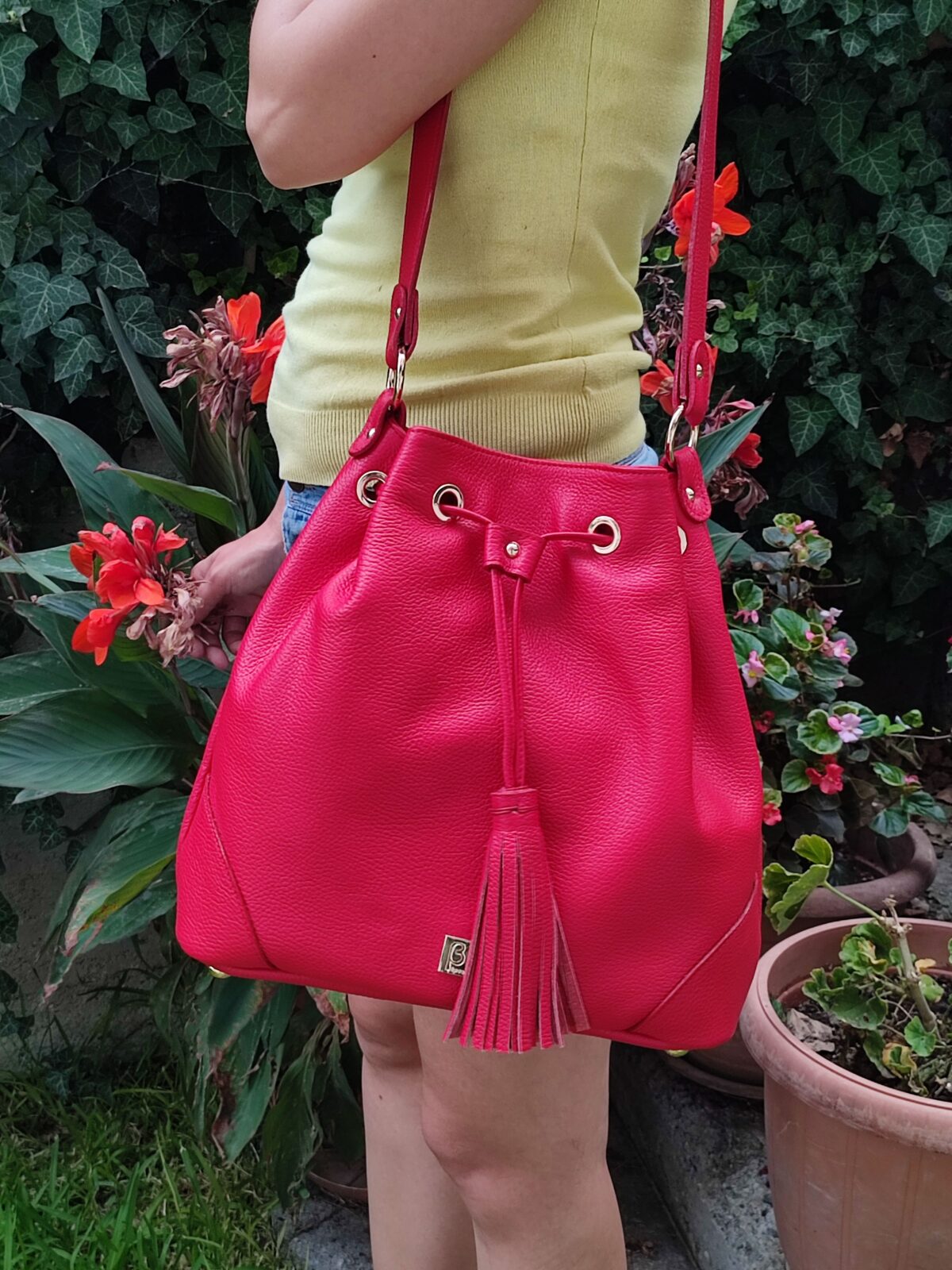 Venus Bucket Bag - Image 4