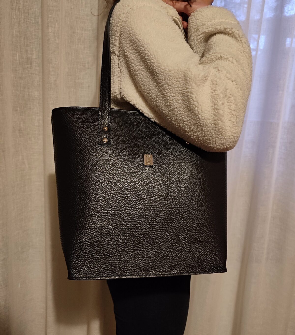 Classic Grained Leather Tote - Image 7