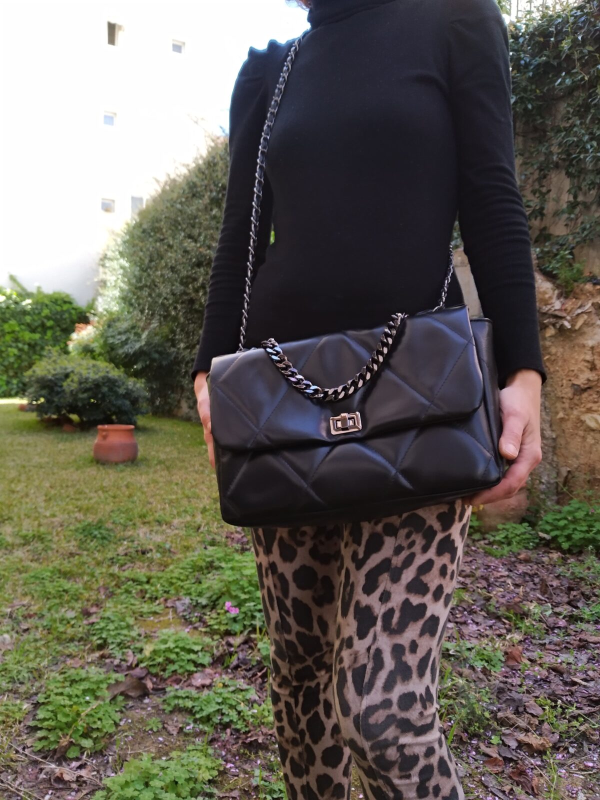 Large Diamonds Genuine Leather Bag - Image 2
