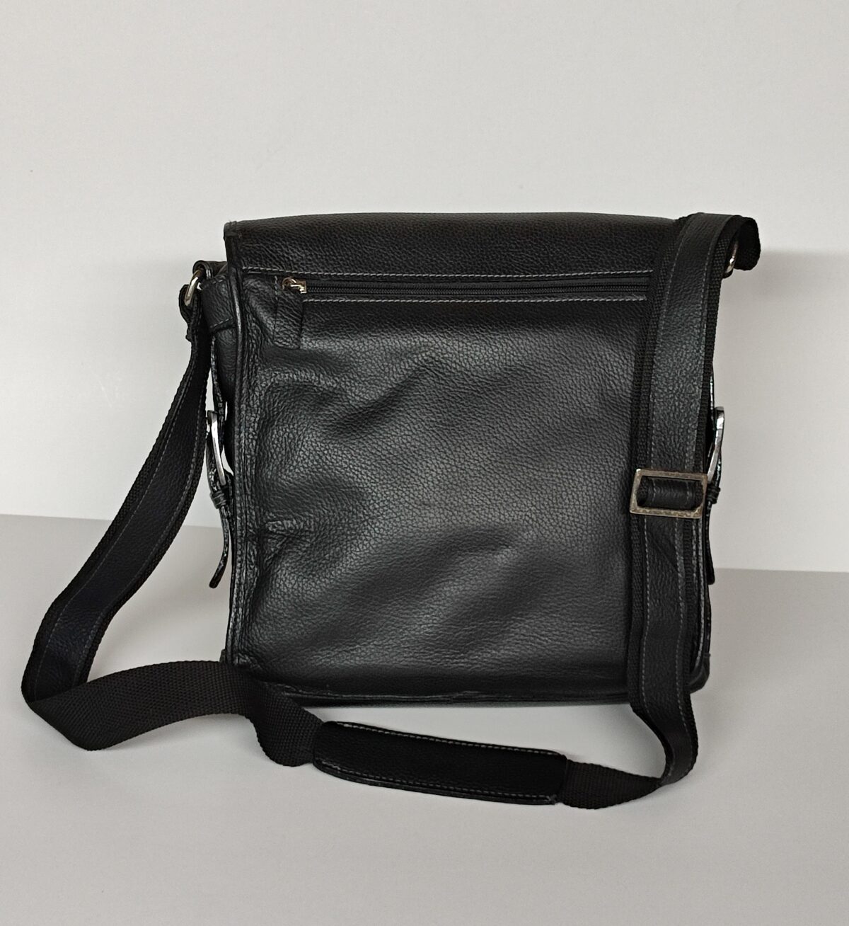 Messenger Leather Medium - Image 4