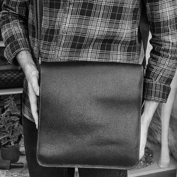 Messenger Leather Medium
