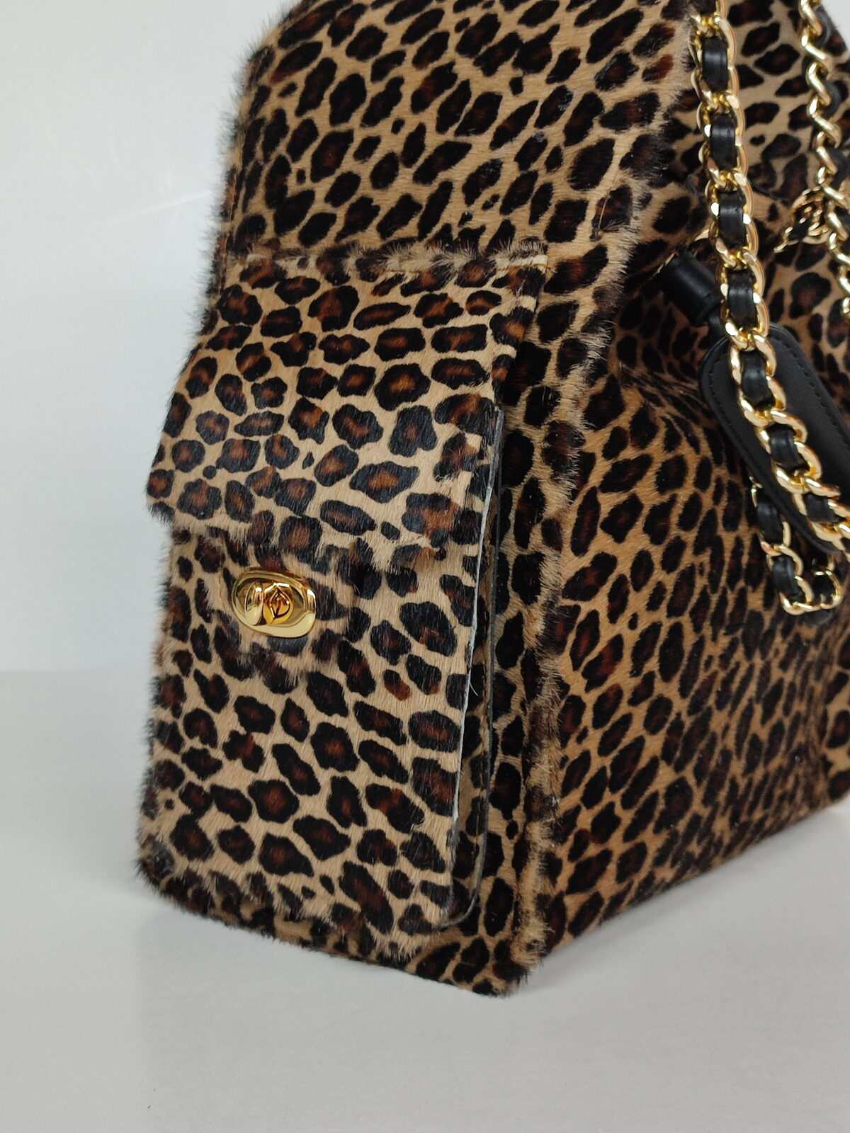 Leopard Fur Luxury Bucket Bag (Medium Size) - Image 2