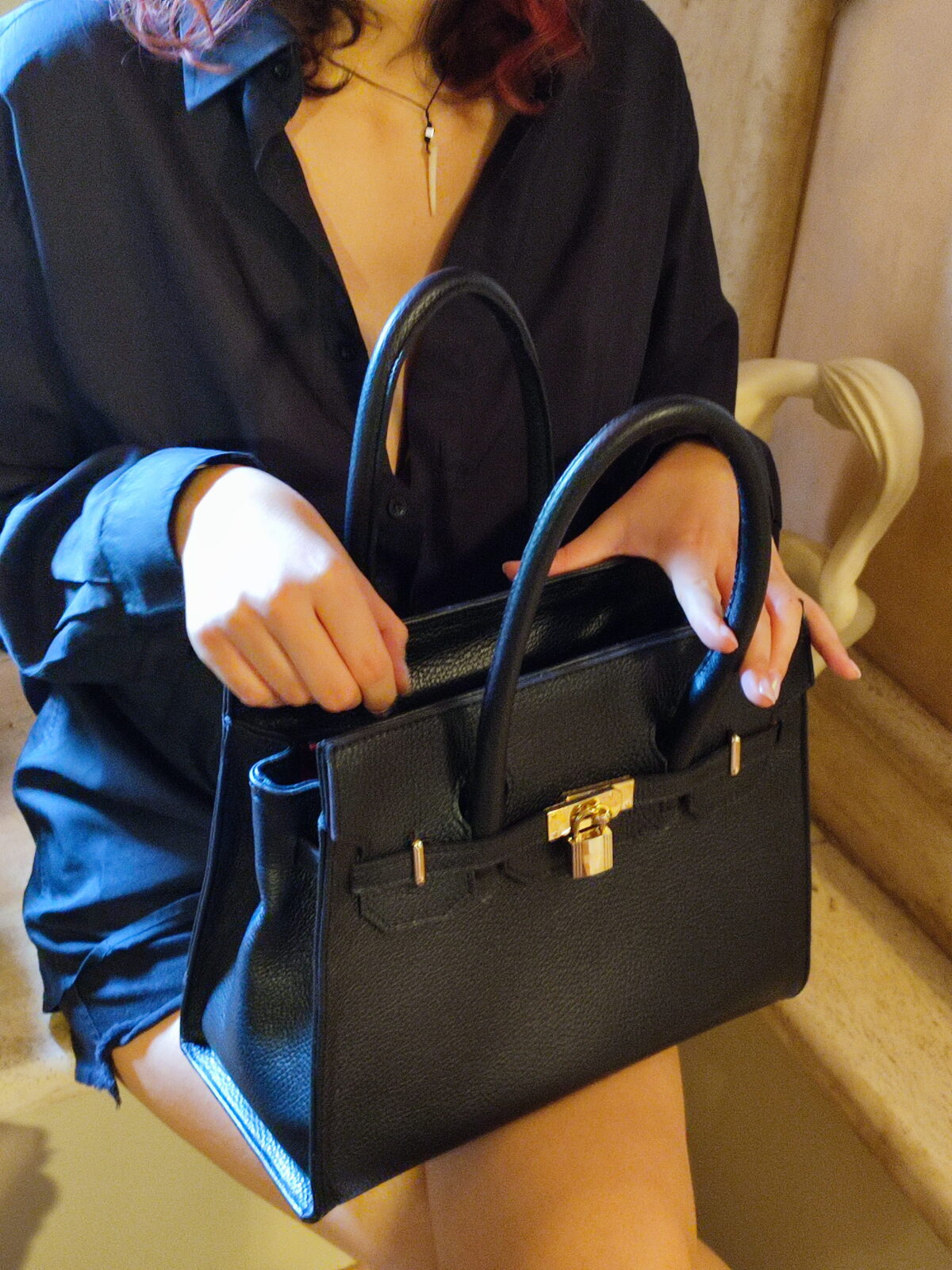 Classic Luxurious Leather Tote - Image 2