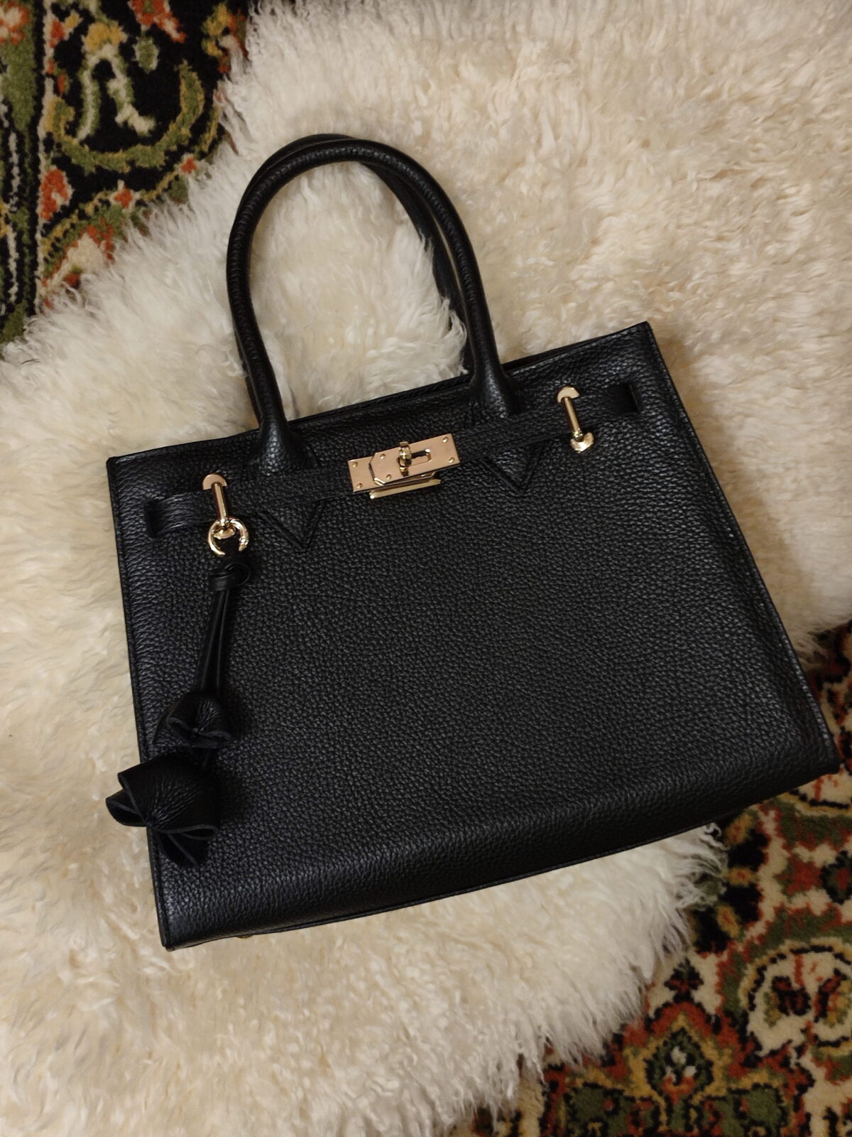 Luxurious Leather Tote - Image 3
