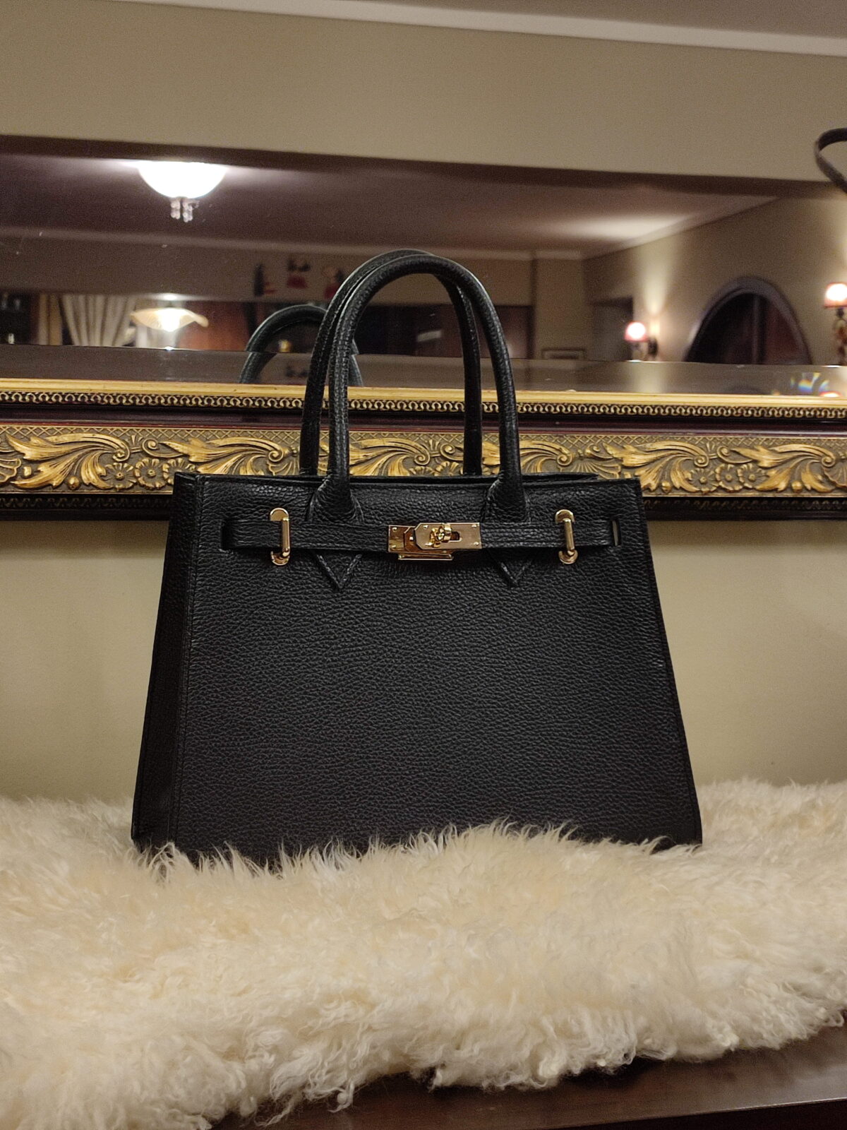 Luxurious Leather Tote - Image 4